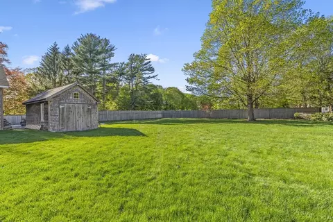 Exterior - 403 Main St, Hingham, MA 02043 photo 5 of 6