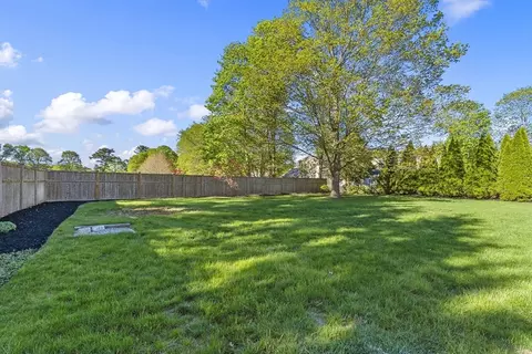 Exterior - 403 Main St, Hingham, MA 02043 photo 4 of 6