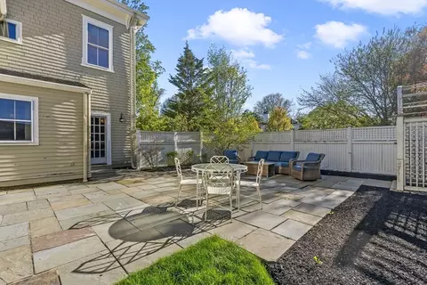 Exterior - 403 Main St, Hingham, MA 02043 photo 2 of 6