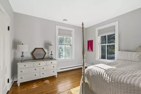 Bedroom - 403 Main St, Hingham, MA 02043 photo 4 of 4