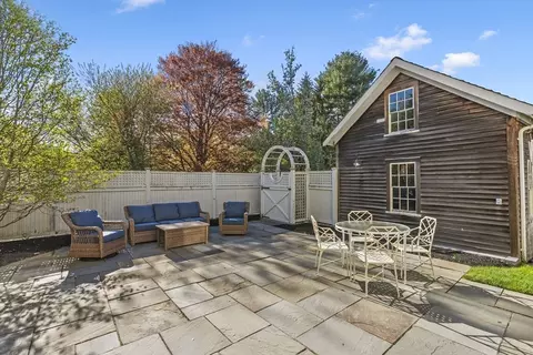 Exterior - 403 Main St, Hingham, MA 02043 photo 3 of 6
