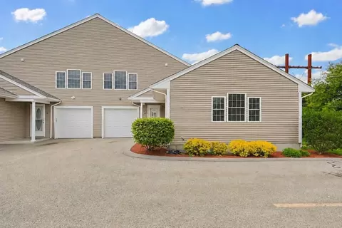 47 Terry Ln #47, Plainville, MA 02762