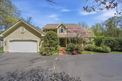 19 Pine St, Rehoboth, MA 02769