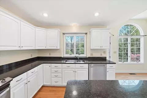 19 Pine St, Rehoboth, MA 02769 photo 17