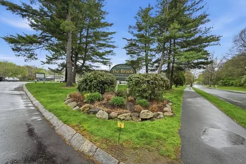 170 E Hadley Rd #23, Amherst, MA 01002