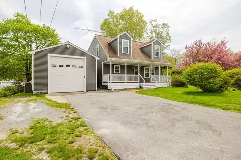 323 Warhurst Ave, Swansea, MA 02777