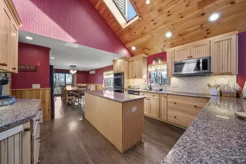 Kitchen - 2 Remington Ct, Derry, NH 03038 photo 3 of 7