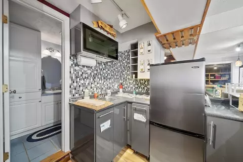 Kitchen - 2 Remington Ct, Derry, NH 03038 photo 7 of 7