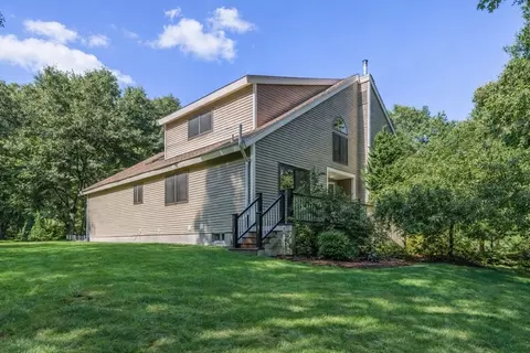 2 Remington Ct, Derry, NH 03038
