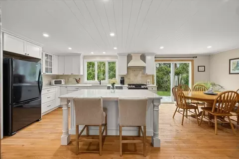 Kitchen - 34 Windsor Way, Mashpee, MA 02649 photo 2 of 7