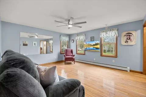 Living - 34 Windsor Way, Mashpee, MA 02649 photo 2 of 4