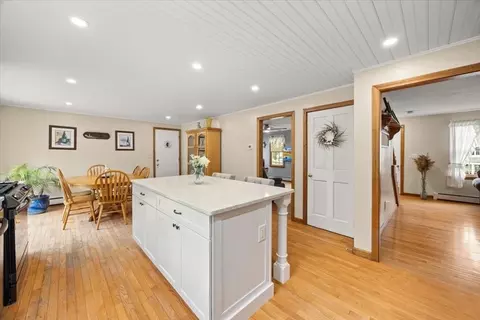 Kitchen - 34 Windsor Way, Mashpee, MA 02649 photo 6 of 7