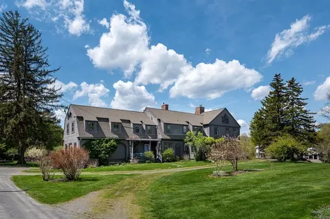14 South St, Ashfield, MA 01330