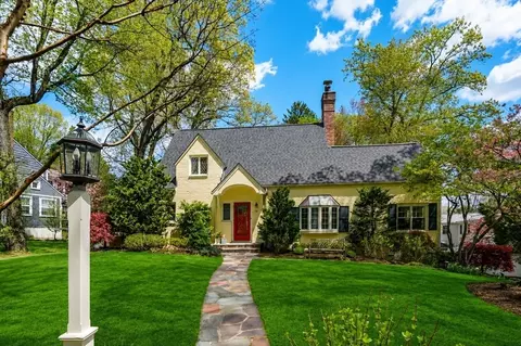 14 Standish Rd, Wellesley, MA 02481