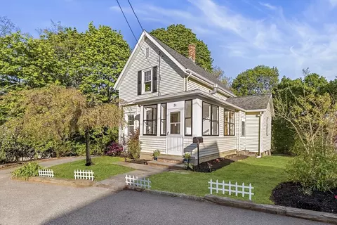 31 Station St, Quincy, MA 02169