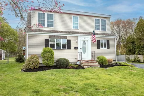 28 Nevens Cir, Rockland, MA 02370