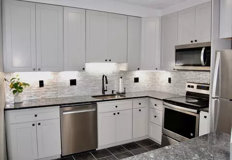 200 Cove Way #113, Quincy, MA 02169