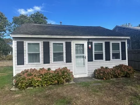 12 Gardiner Ln, Yarmouth, MA 02664
