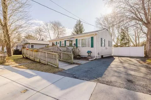 1243 New Boston Rd, Fall River, MA 02720 photo 2