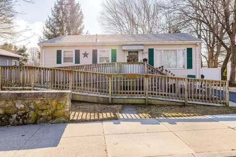 1243 New Boston Rd, Fall River, MA 02720