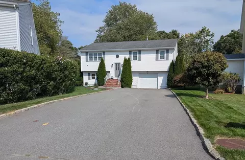 52 Alford St, New Bedford, MA 02745
