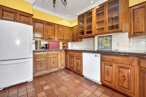 Kitchen - 110 Appleton St, Boston, MA 02116 photo 3 of 6