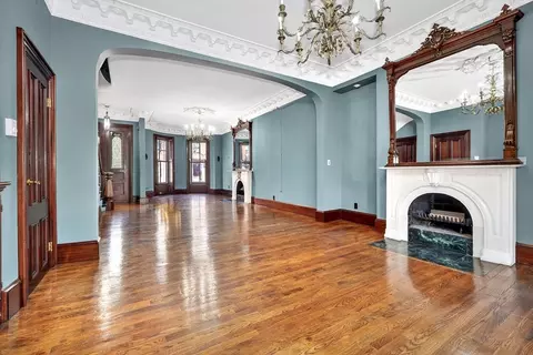 Living - 110 Appleton St, Boston, MA 02116 photo 3 of 10