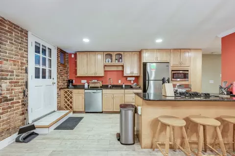 26 Dartmouth St #1, Boston, MA 02116