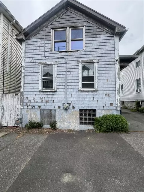 67 Delano St, New Bedford, MA 02744
