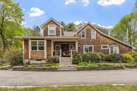 2 Knox Ave, Groveland, MA 01834