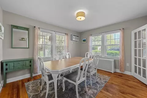 Dining - 25 Ludlow St, Worcester, MA 01603 photo 2 of 3