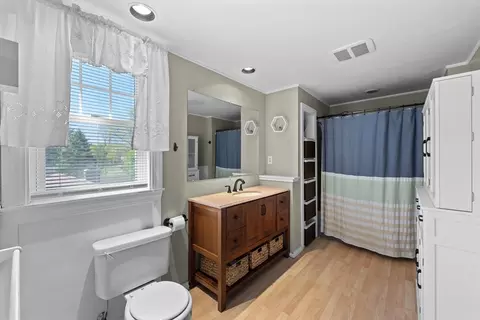 Bath - 25 Ludlow St, Worcester, MA 01603 photo 1 of 1