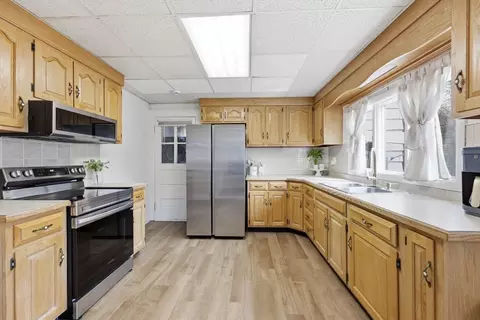 Kitchen - 17 Upland Ave, Webster, MA 01570 photo 2 of 5