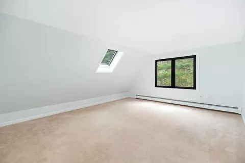 Bedroom - 40 Sagamore St, Hamilton, MA 01982 photo 4 of 4