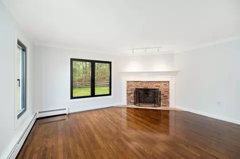 Living - 40 Sagamore St, Hamilton, MA 01982 photo 1 of 5