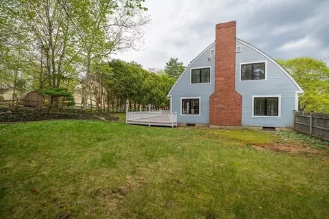 Exterior - 40 Sagamore St, Hamilton, MA 01982 photo 7 of 8