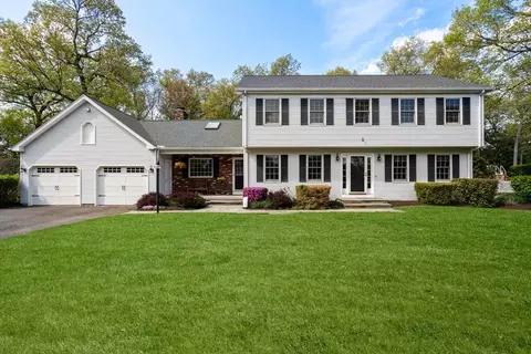 119 Pineridge Dr, Westfield, MA 01085