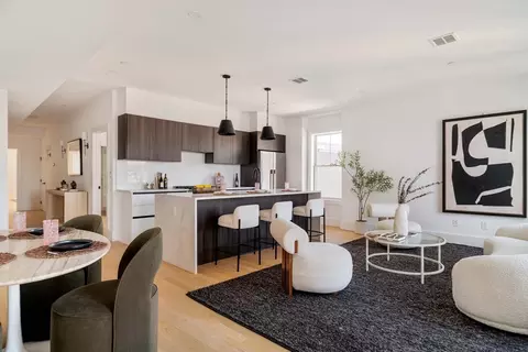 30-32 Condor St #5, Boston, MA 02128