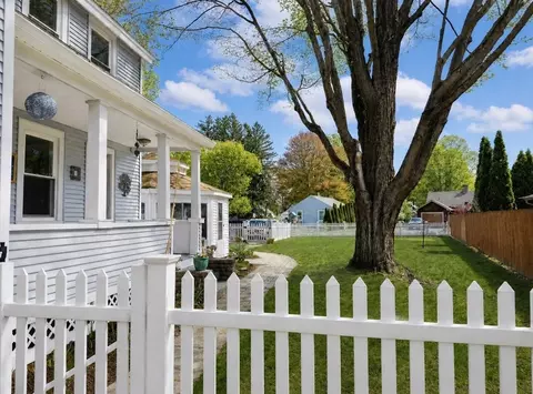 Exterior - 27 Holyoke St, Easthampton, MA 01027 photo 5 of 9