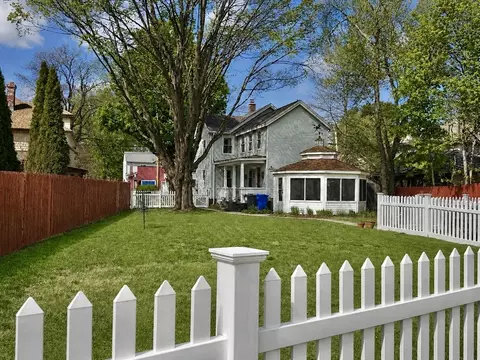 Exterior - 27 Holyoke St, Easthampton, MA 01027 photo 9 of 9