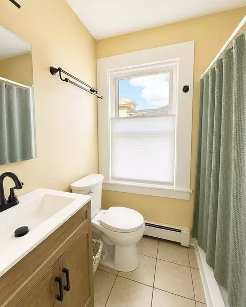 Bath - 27 Holyoke St, Easthampton, MA 01027 photo 2 of 4