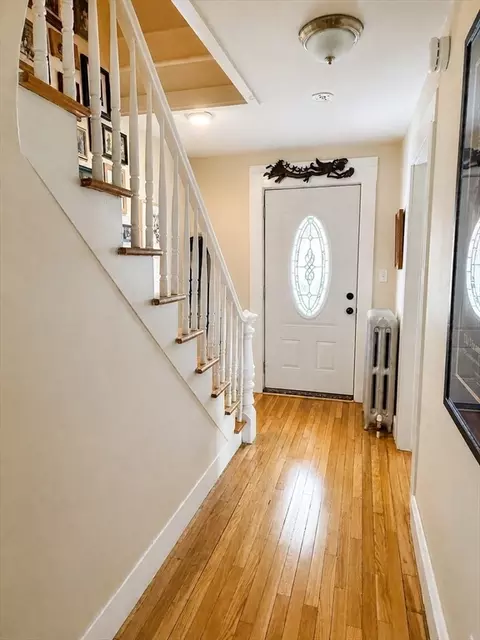 Entry Way - 27 Holyoke St, Easthampton, MA 01027 photo 2 of 4