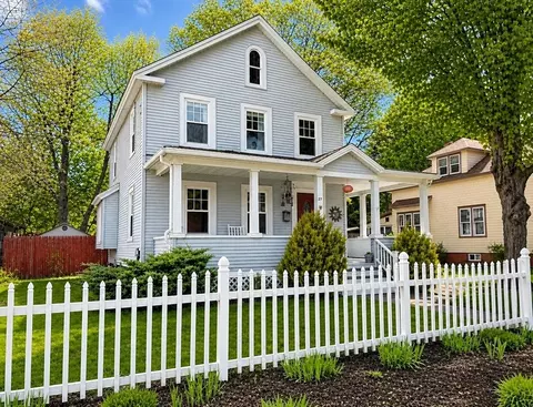 27 Holyoke St, Easthampton, MA 01027