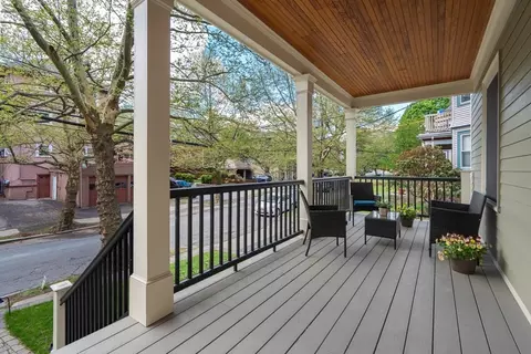 Exterior - 9 Bartlett Cres #1, Brookline, MA 02446 photo 2 of 4