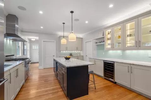Kitchen - 9 Bartlett Cres #1, Brookline, MA 02446 photo 2 of 3