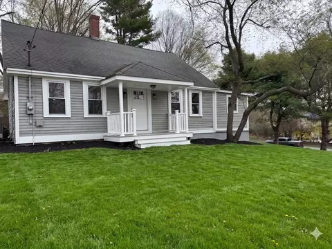 98 Elm St, Blackstone, MA 01504