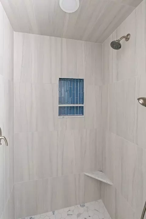 Bath - 41 Baldpate Rd, Georgetown, MA 01833 photo 6 of 6