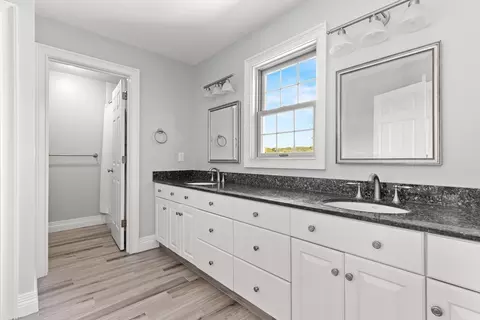 Bath - 41 Baldpate Rd, Georgetown, MA 01833 photo 4 of 6
