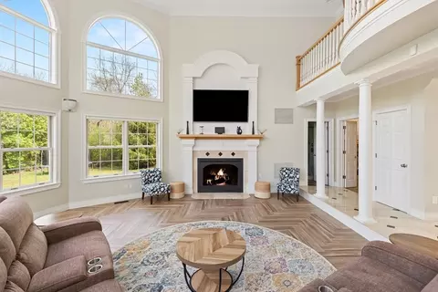 Living - 41 Baldpate Rd, Georgetown, MA 01833 photo 2 of 6