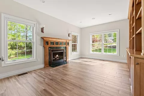 Living - 41 Baldpate Rd, Georgetown, MA 01833 photo 4 of 6